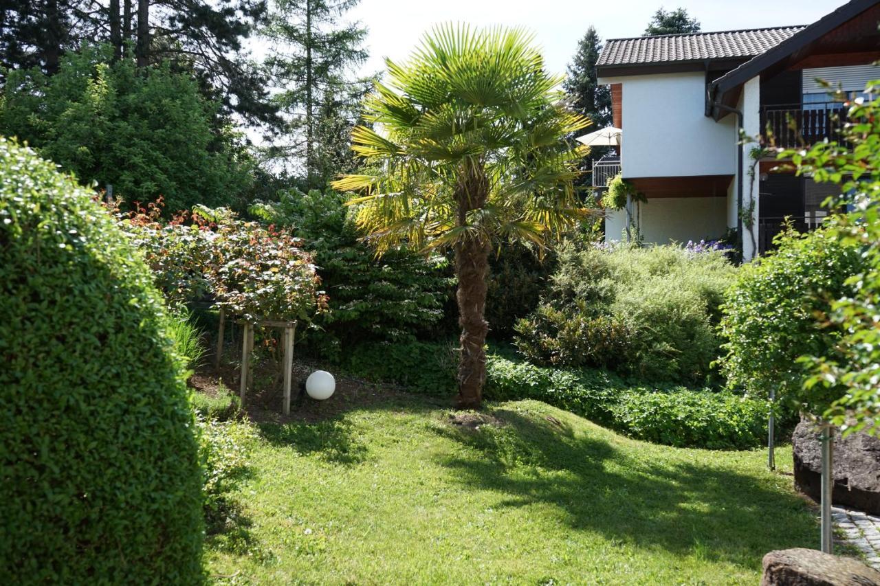 Gaestehaus Am Fuerstweg Heuchelheim-Klingen Exterior foto