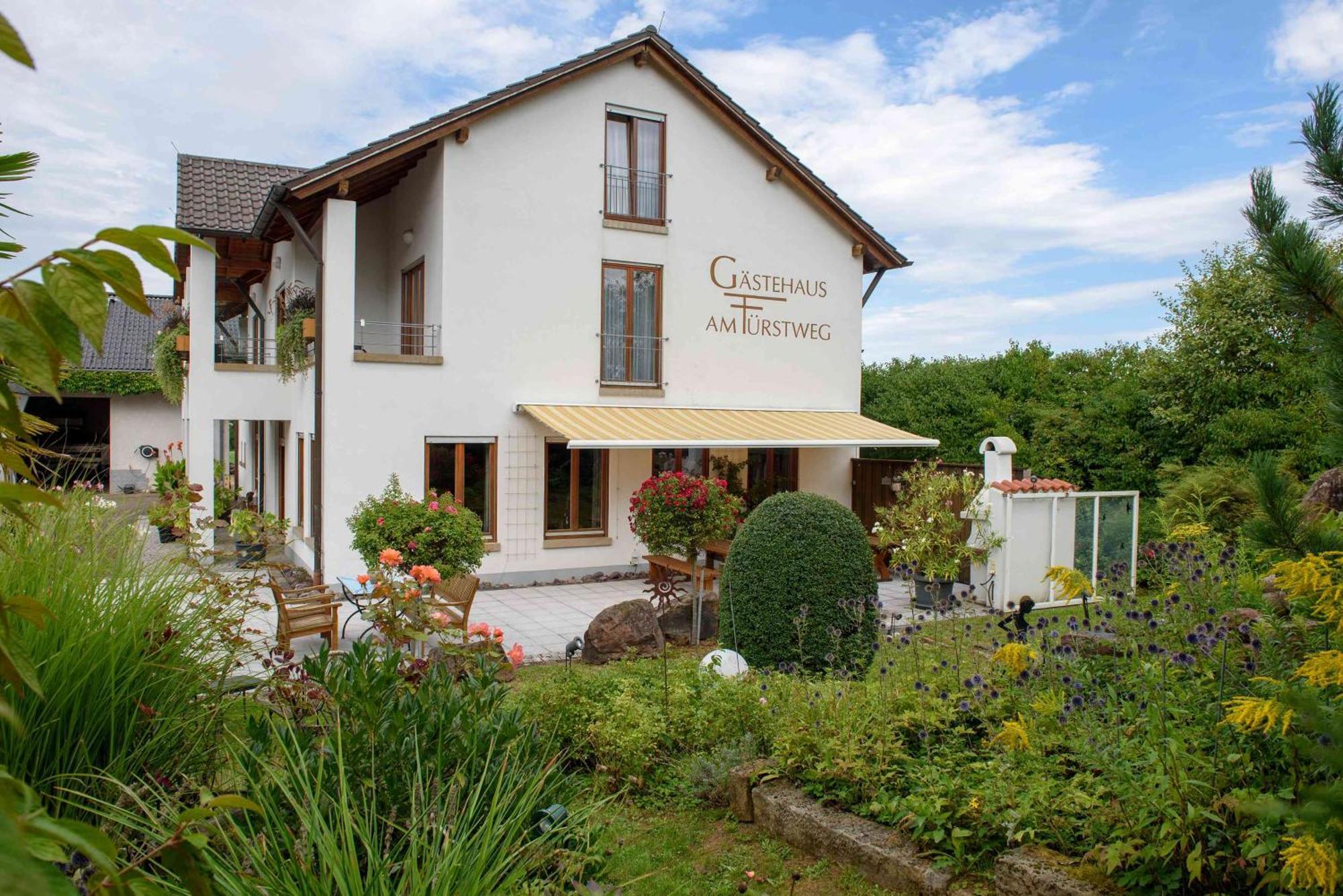 Gaestehaus Am Fuerstweg Heuchelheim-Klingen Exterior foto