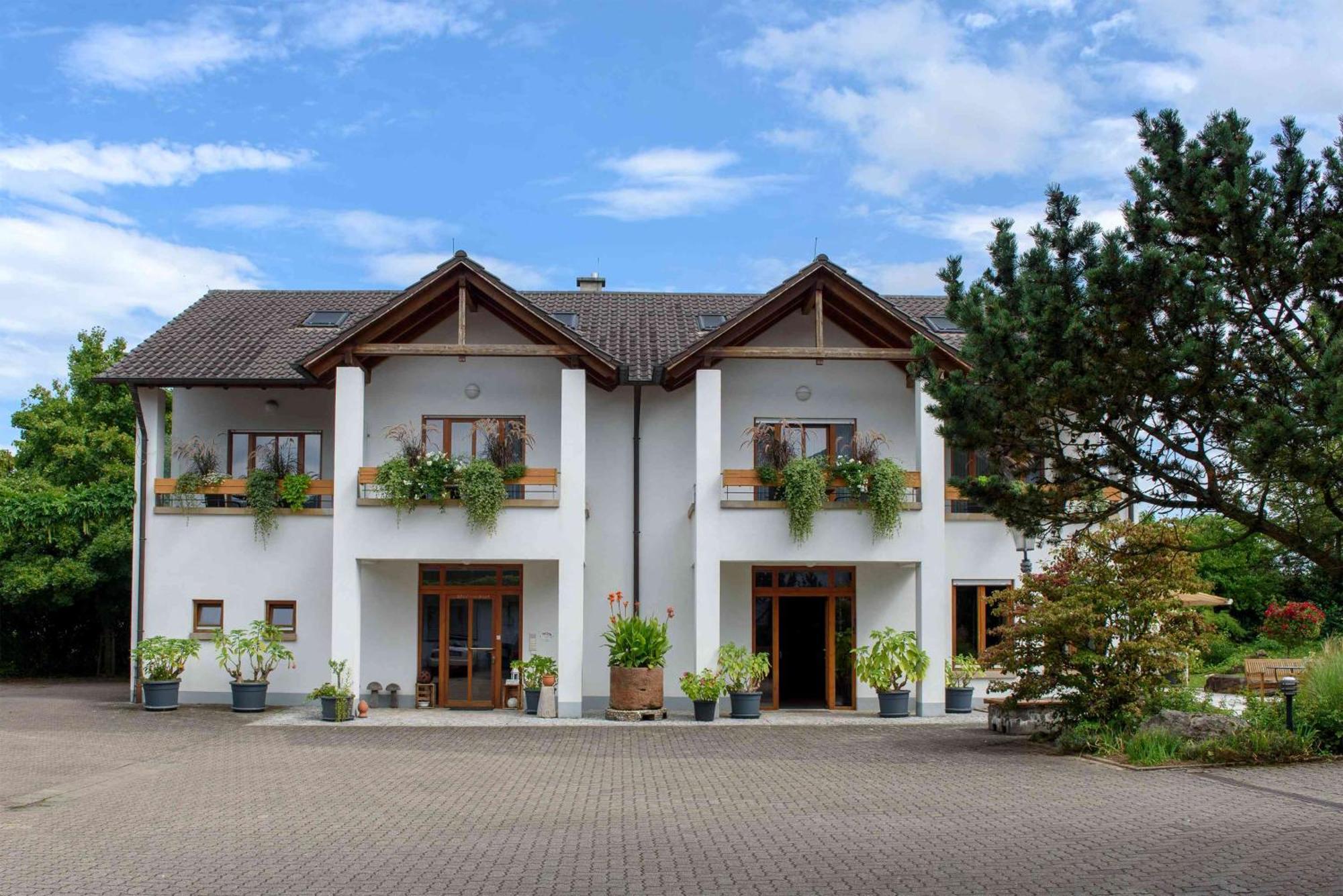 Gaestehaus Am Fuerstweg Heuchelheim-Klingen Exterior foto